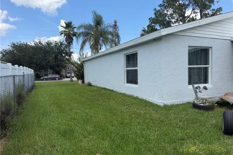House in Kissimmee, Florida 3 bedrooms, 159.79 sq.m. № 2203822 - photo 16