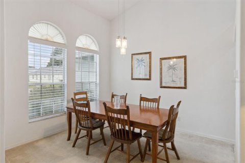 House in Clermont, Florida 4 bedrooms, 188.87 sq.m. № 2287710 - photo 6