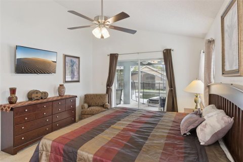 House in Clermont, Florida 4 bedrooms, 188.87 sq.m. № 2287710 - photo 17