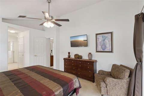 House in Clermont, Florida 4 bedrooms, 188.87 sq.m. № 2287710 - photo 18