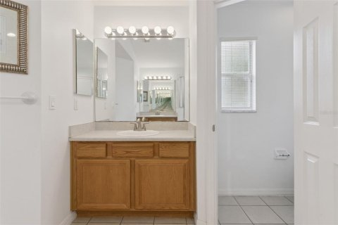 House in Clermont, Florida 4 bedrooms, 188.87 sq.m. № 2287710 - photo 21