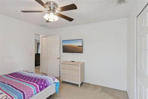 House in Clermont, Florida 4 bedrooms, 188.87 sq.m. № 2287710 - photo 24