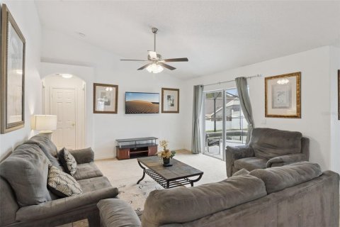 House in Clermont, Florida 4 bedrooms, 188.87 sq.m. № 2287710 - photo 9
