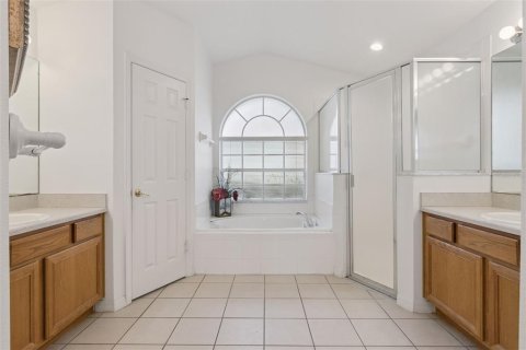 House in Clermont, Florida 4 bedrooms, 188.87 sq.m. № 2287710 - photo 19
