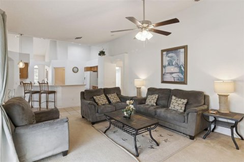 House in Clermont, Florida 4 bedrooms, 188.87 sq.m. № 2287710 - photo 8