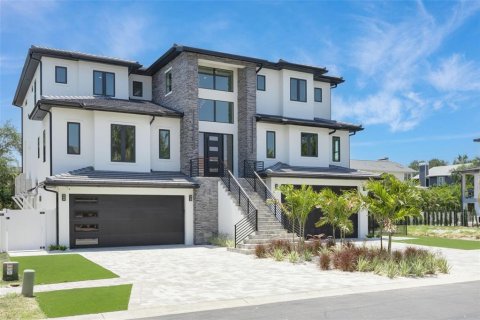 Villa ou maison à vendre à Gulfport, Floride: 4 chambres, 403.94 m2 № 1615325 - photo 2