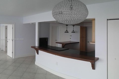 Condo in North Miami, Florida, 1 bedroom  № 2172228 - photo 12