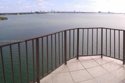 Condo in North Miami, Florida, 1 bedroom  № 2172228 - photo 22