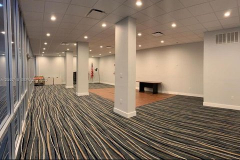 Condo in North Miami, Florida, 1 bedroom  № 2172228 - photo 28