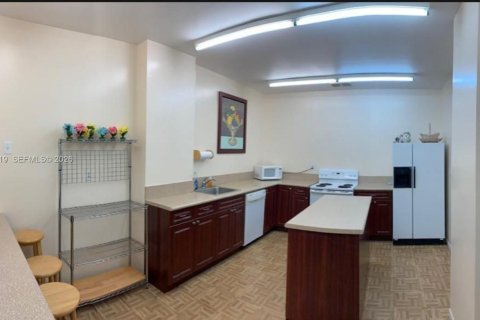 Condo in North Miami, Florida, 1 bedroom  № 2172228 - photo 23