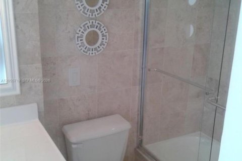 Condo in North Miami, Florida, 1 bedroom  № 2172228 - photo 19