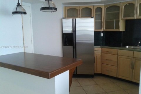 Condo in North Miami, Florida, 1 bedroom  № 2172228 - photo 10