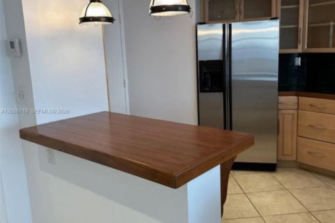 Condo in North Miami, Florida, 1 bedroom  № 2172228 - photo 5