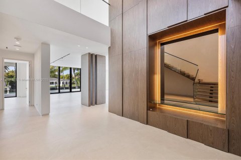 House in Key Biscayne, Florida 6 bedrooms, 668.15 sq.m. № 1700761 - photo 12