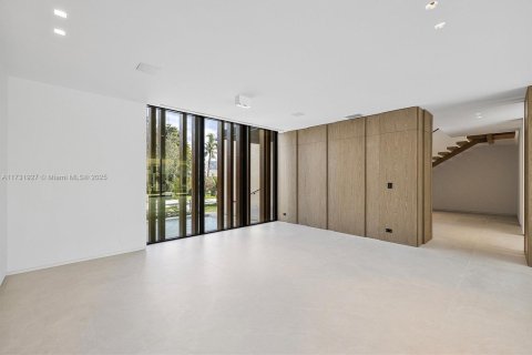House in Key Biscayne, Florida 6 bedrooms, 668.15 sq.m. № 1700761 - photo 19