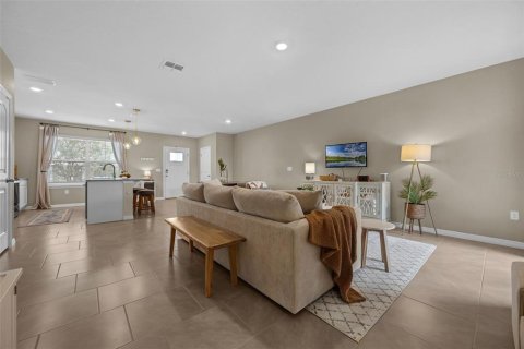 Adosado en venta en Winter Garden, Florida, 3 dormitorios, 145.67 m2 № 1900707 - foto 3