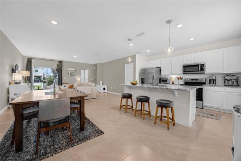 Adosado en venta en Winter Garden, Florida, 3 dormitorios, 145.67 m2 № 1900707 - foto 4