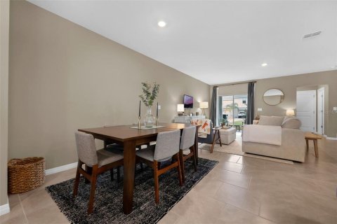 Adosado en venta en Winter Garden, Florida, 3 dormitorios, 145.67 m2 № 1900707 - foto 9