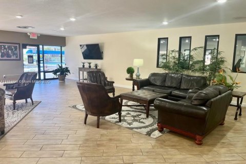 Condo in Sunrise, Florida, 1 bedroom  № 1762366 - photo 16