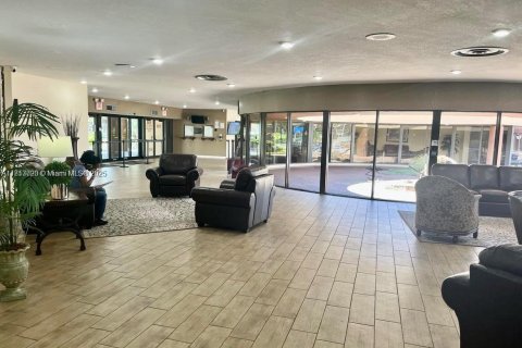 Condo in Sunrise, Florida, 1 bedroom  № 1762366 - photo 15