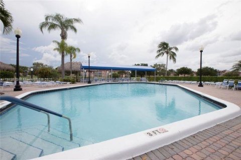 Condo in Sunrise, Florida, 1 bedroom  № 1762366 - photo 24