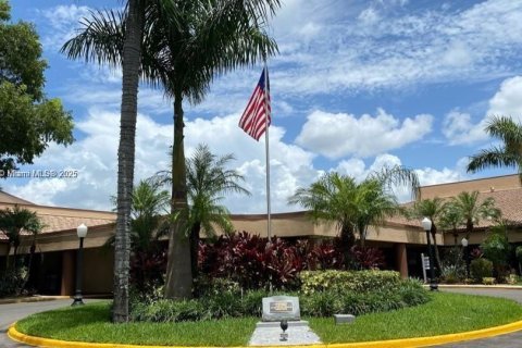 Condo in Sunrise, Florida, 1 bedroom  № 1762366 - photo 14