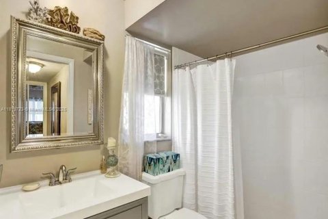 Condo in Sunrise, Florida, 1 bedroom  № 1762366 - photo 5