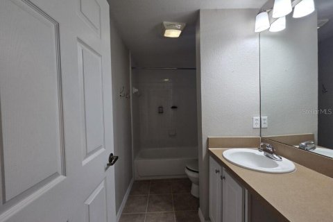 Condominio en alquiler en Gainesville, Florida, 2 dormitorios, 103.21 m2 № 1868914 - foto 12