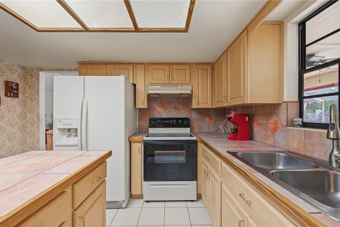 Casa en venta en Palm Harbor, Florida, 4 dormitorios, 173.73 m2 № 2386249 - foto 10