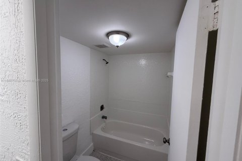 Снять в аренду виллу или дом в Майами, Флорида 5017.28м2, № 1935767 - фото 10