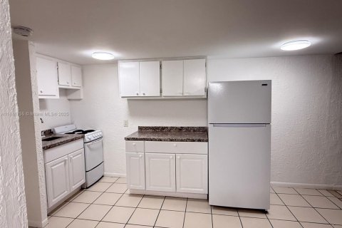 Снять в аренду виллу или дом в Майами, Флорида 5017.28м2, № 1935767 - фото 3