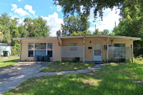 House in Orlando, Florida 4 bedrooms, 133.04 sq.m. № 2235753