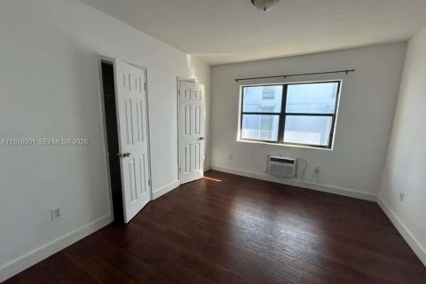 Снять в аренду виллу или дом в Майами-Бич, Флорида 1 спальня, 60.39м2, № 2042578 - фото 8