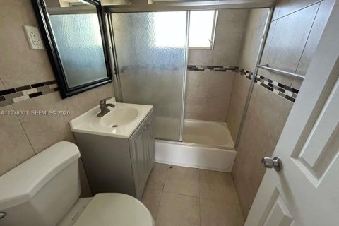 Снять в аренду виллу или дом в Майами-Бич, Флорида 1 спальня, 60.39м2, № 2042578 - фото 7