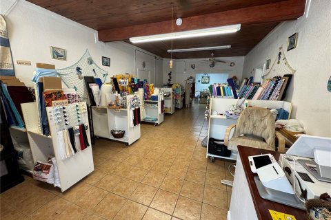 Commercial property in Punta Gorda, Florida № 1850275 - photo 9