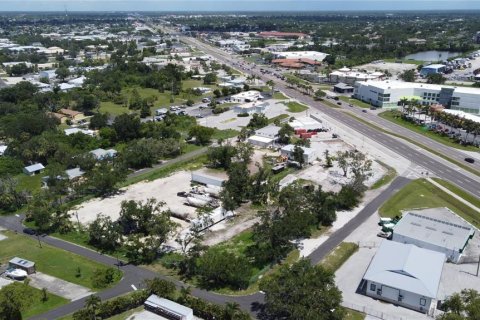 Commercial property in Punta Gorda, Florida № 1850275 - photo 5