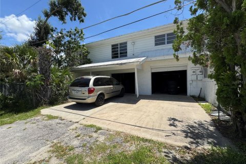 Commercial property in Punta Gorda, Florida № 1850275 - photo 11