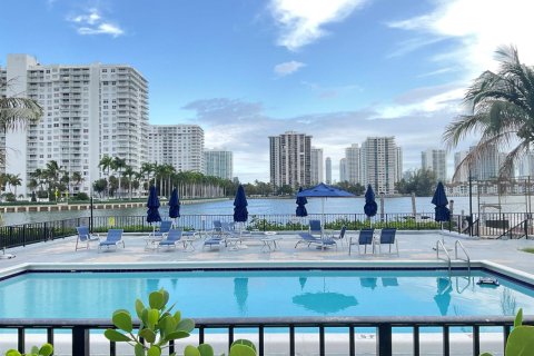 Condominio en venta en Aventura, Florida, 2 dormitorios, 120.77 m2 № 2145996 - foto 6