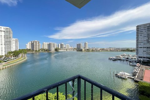 Condominio en venta en Aventura, Florida, 2 dormitorios, 120.77 m2 № 2145996 - foto 8
