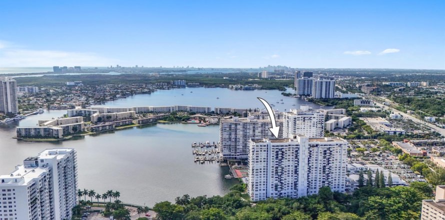 Condominio en Aventura, Florida, 2 dormitorios № 2145996
