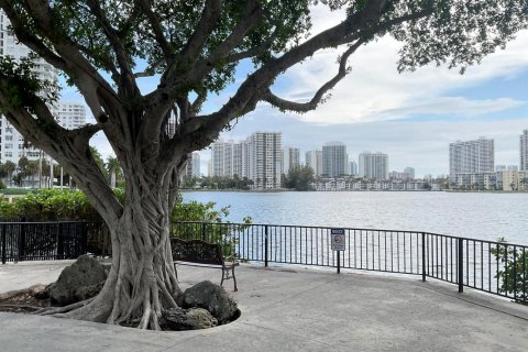 Condominio en venta en Aventura, Florida, 2 dormitorios, 120.77 m2 № 2145996 - foto 5