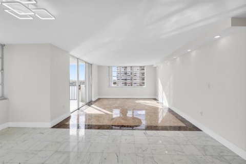 Condominio en venta en Aventura, Florida, 2 dormitorios, 120.77 m2 № 2145996 - foto 15