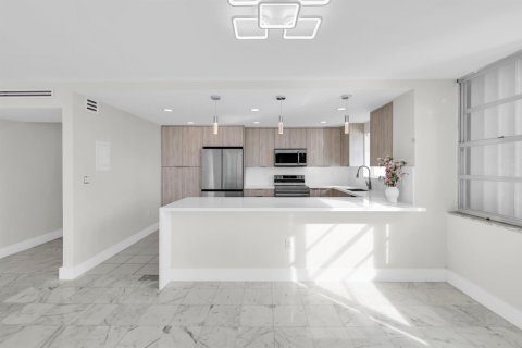 Condominio en venta en Aventura, Florida, 2 dormitorios, 120.77 m2 № 2145996 - foto 12