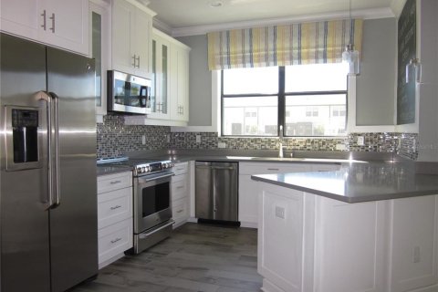 Townhouse in Tampa, Florida 3 bedrooms, 179.58 sq.m. № 1816256 - photo 3