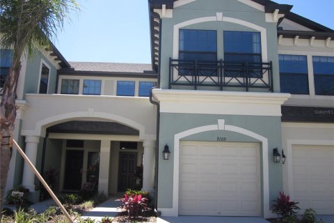 Townhouse in Tampa, Florida 3 bedrooms, 179.58 sq.m. № 1816256 - photo 1