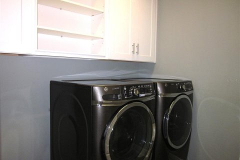 Townhouse in Tampa, Florida 3 bedrooms, 179.58 sq.m. № 1816256 - photo 17