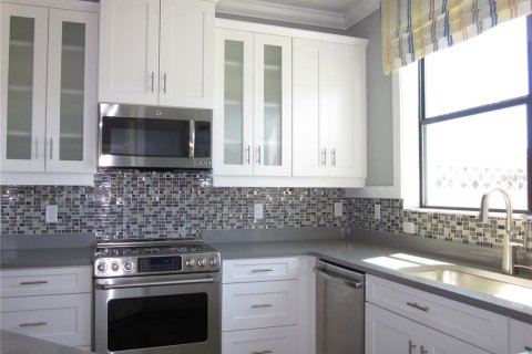 Townhouse in Tampa, Florida 3 bedrooms, 179.58 sq.m. № 1816256 - photo 2