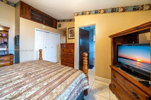 House in Miami Gardens, Florida 3 bedrooms, 158.4 sq.m. № 1925399 - photo 18