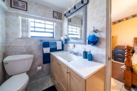 House in Miami Gardens, Florida 3 bedrooms, 158.4 sq.m. № 1925399 - photo 20