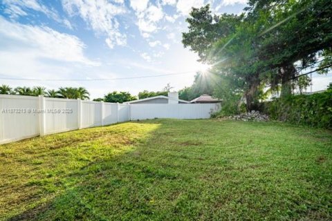 House in Miami Gardens, Florida 3 bedrooms, 158.4 sq.m. № 1925399 - photo 7